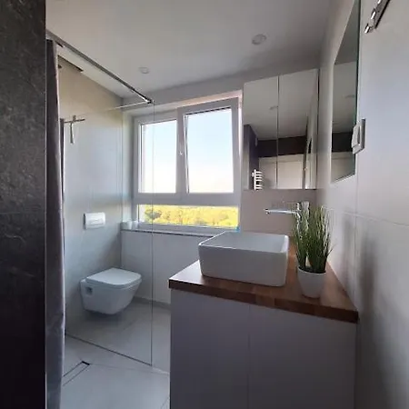 Widokowa 13-stka Z Widokiem Na Stadion Slaski I Park Slaski, 13 Pietro, Parking Podziemny Free Katowice