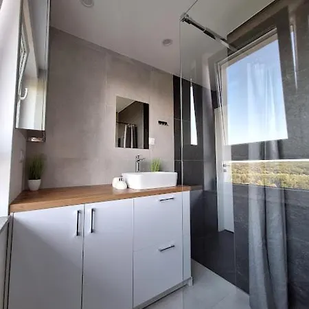 Widokowa 13-stka Z Widokiem Na Stadion Slaski I Park Slaski, 13 Pietro, Parking Podziemny Free * 카토비체
