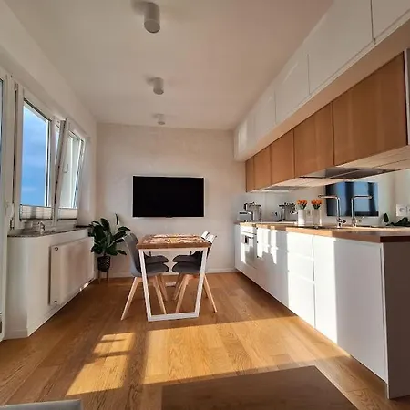 Apartment Widokowa 13-stka Z Widokiem Na Stadion Slaski I Park Slaski, 13 Pietro, Parking Podziemny Free Katowice