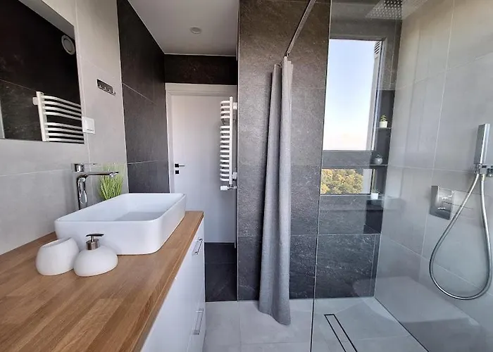 Widokowa 13-stka Z Widokiem Na Stadion Slaski I Park Slaski, 13 Pietro, Parking Podziemny Free Kattowitz